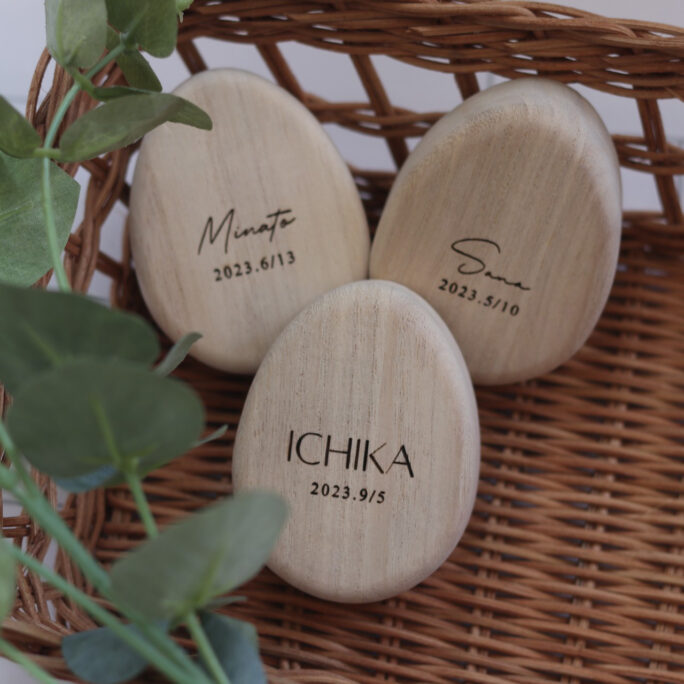 Egg shaped umbilical cord case - 3 font -